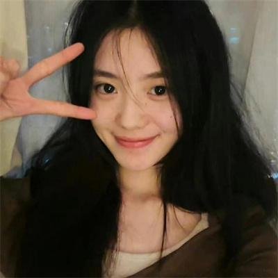 裸女游城